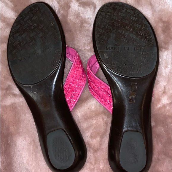 Italian Made flip flops pink, size 8.5 - Picture 2 of 4